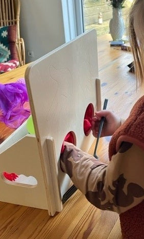 Toys42Hands Voelmuur