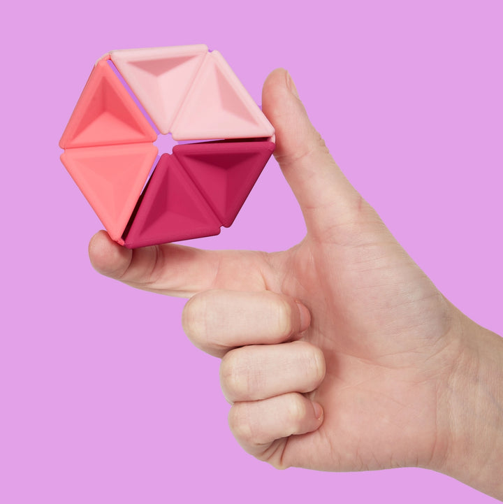 Pivot flexagons