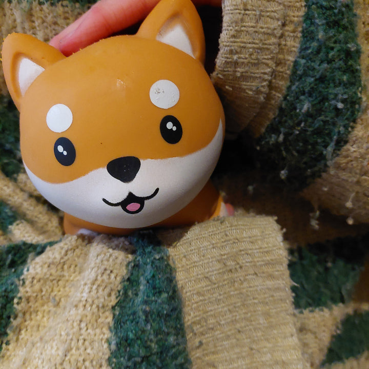 fidget squischy, kawaii hond 13cm, grote fidget, super zacht in arm van kind