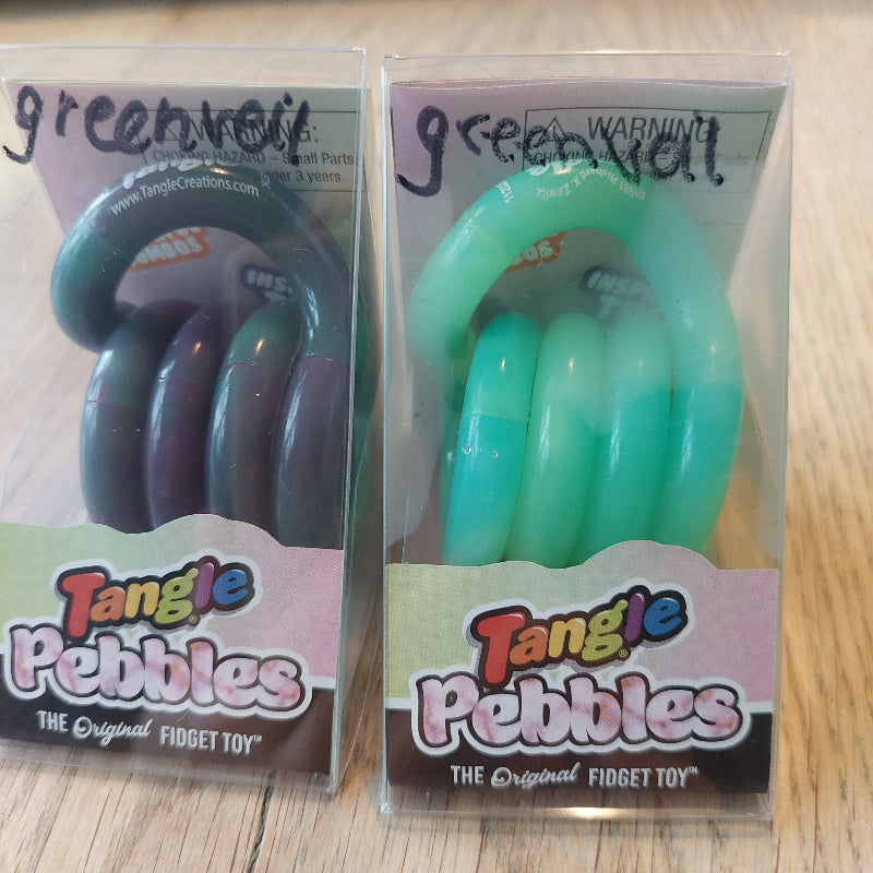 2 tangle pepples greenveil in verpakking, een kamertemperatuur, de andere warm, sensoriek materiaal, kleur wissel tangle