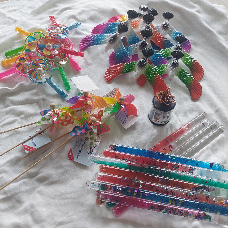 Afleidingsset Wind met vingervogels, toverstaven en windmolens voor gebruik bij vaccinatie
Gyro blaastol en mini windmolentjes als ademgerichte afleiding tijdens prikmoment