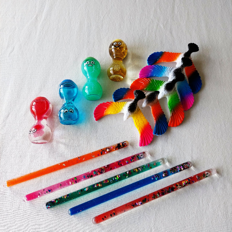 afleidingsset ziekenhuis, kinderafdeling, kinderpoli, ggz, prikpoli, set bestaat uit: toverstaven, vingervogel en emotieflessen