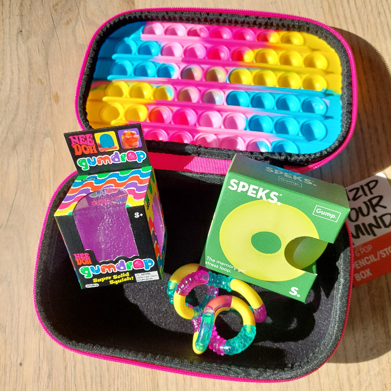sensorische fidget set voor concentratie en prikkelverwerking, pop it etui met speks, needoh en tangle