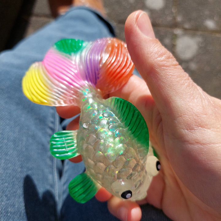 squeeze squishy goudvis, fidget vis