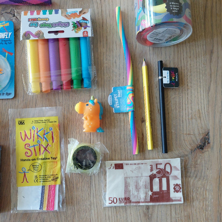 regenbogen potlood, graffiti potlood, wikki stix, reflectorband, fidget tubes, motoriekspeelgoed voor motoriekkist en sinterklaas cadeau