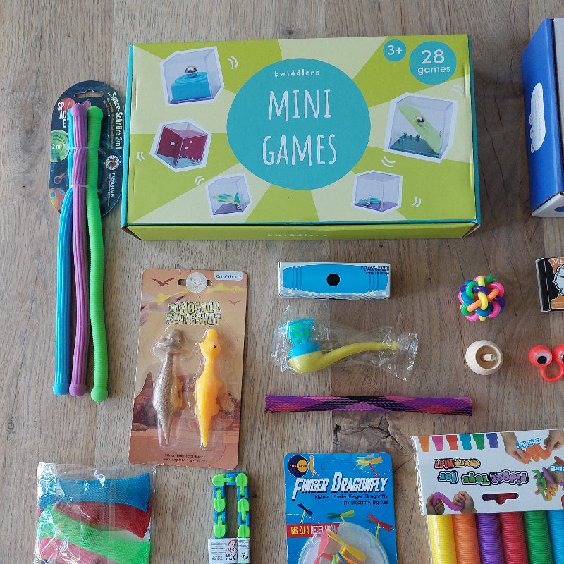 klein speelgoed als sinterklaas cadeau en voor een motoriek kist. motoriek speelgoed, fijne motoriek stimulerend speelgoed