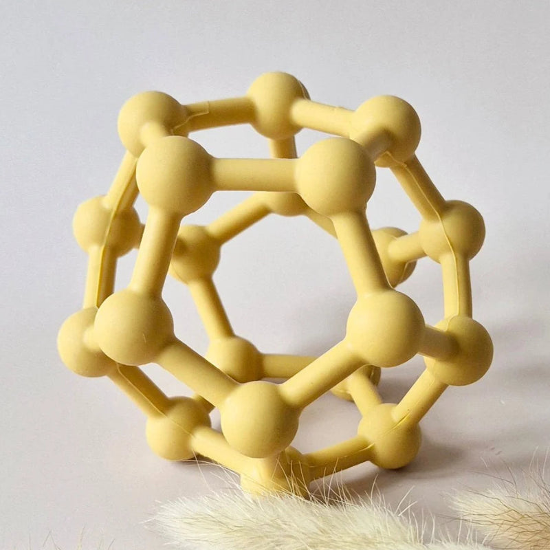 rammelaartje, siliconen motoriekbal met noppen in mooi geel, babybal, zacht en licht