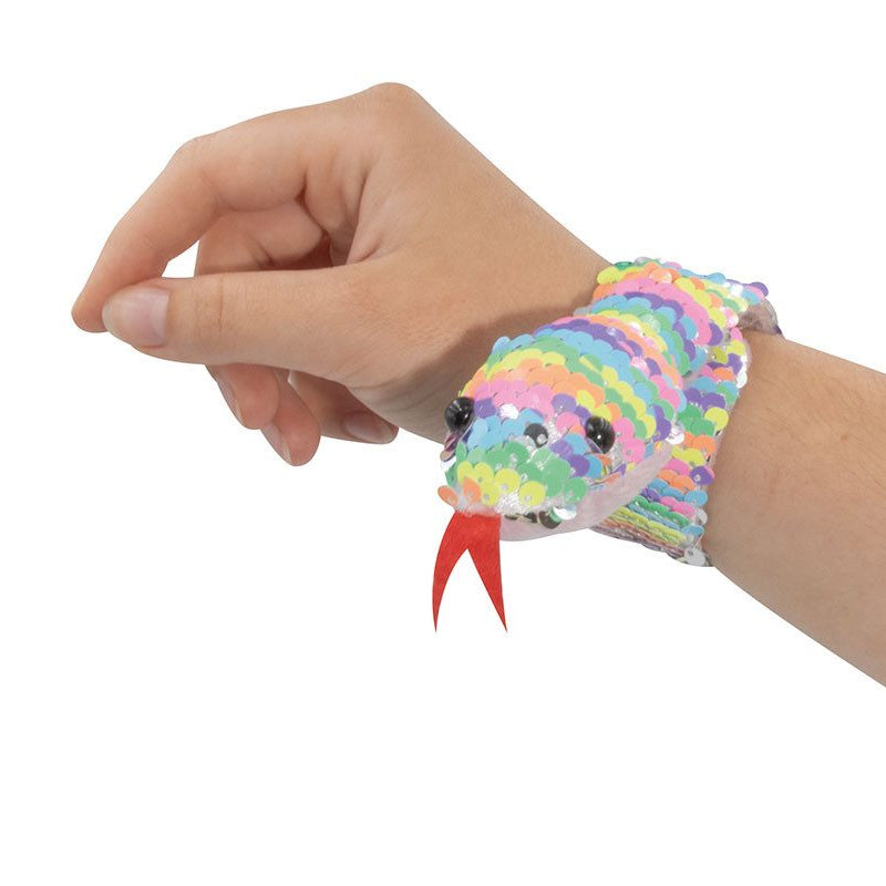 Pailletten snaparmband slang om de pols – subtiel fidget hulpmiddel voor ontspanning en concentratie