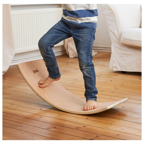 balans board wave van goki, evenwichtsspeelgoed van hout