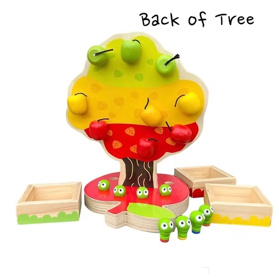 Achterkant van de houten appelboom met stevig ontwerp voor motorisch spel