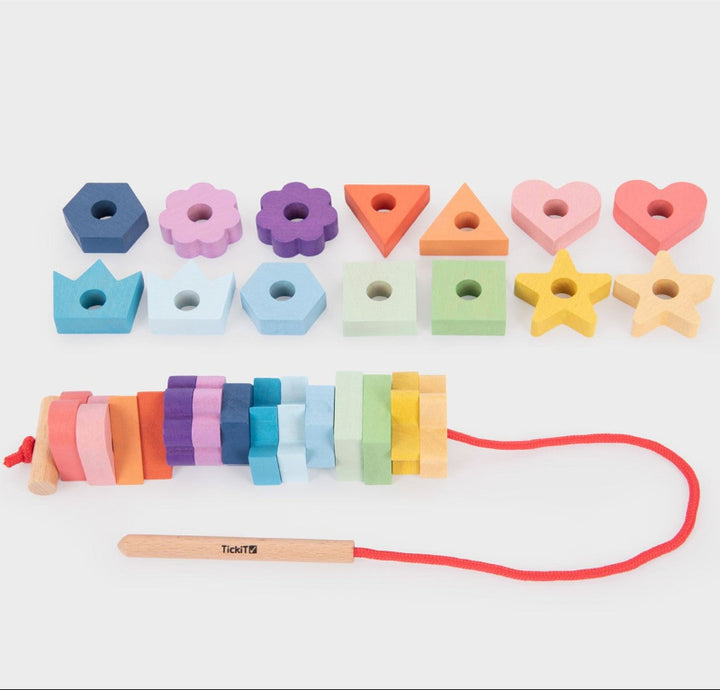Houten regenboog vetervormen van Tickit in verschillende kleuren en geometrische vormen
