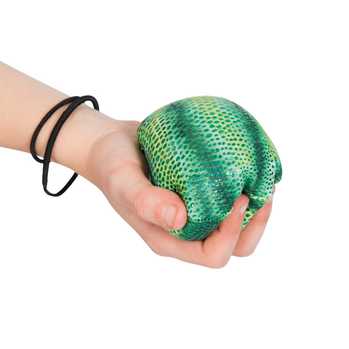 hand met antistressbal van manimo, zacht, 110g, sensoriek fidget  speelmateriaal materiaal