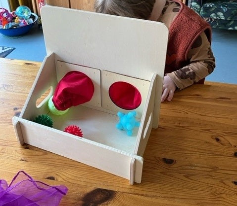 Toys42Hands Voelmuur