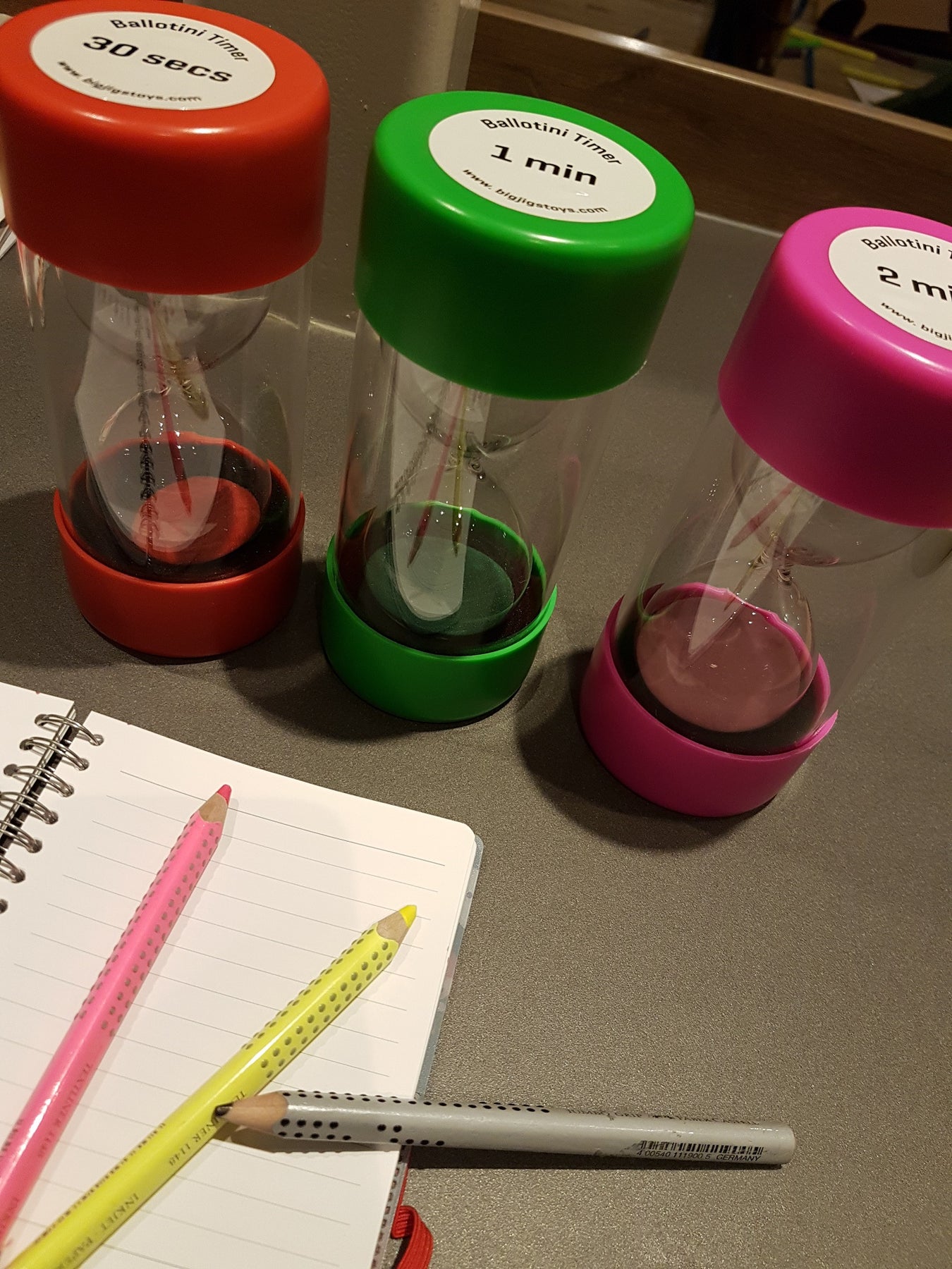 Bigjigs Toys Ballotini Sanduhr 2 Minuten – Robust Und Bruchsicher – Ideal Für Zähneputzen, Konzentrationsübungen Und Classroom-Management Bigjigs Toys Ballotini Sanduhr 2 Minuten – Robust Und Bruchsicher – Ideal Für Zähneputzen, Konzentrationsübungen Und Classroom-Management