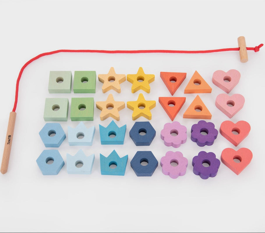Tickit houten rijgspel met kleurrijke vetervormen voor fijne motoriek en sorteren